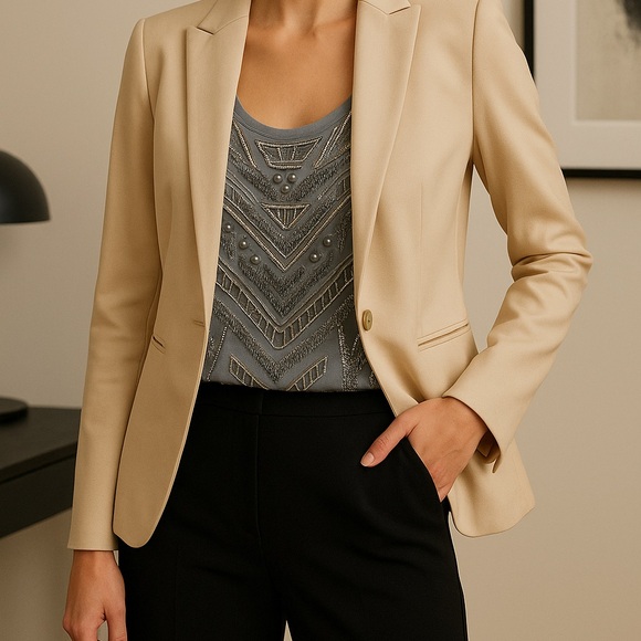 Chic Beige Women's Blazer - Picture 1 of 7